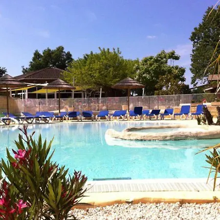 مكان تخييم Mobil Spacieux 4 Avec Terrasse - Api-1-52-326