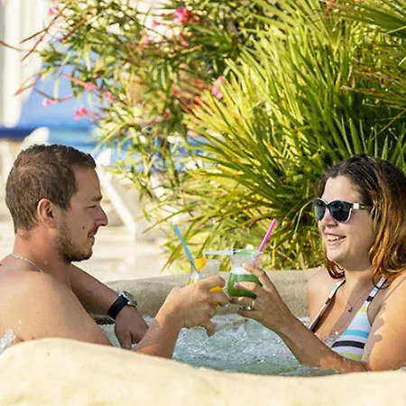 Kemping Mobil Spacieux 4 Avec Terrasse - Api-1-52-326