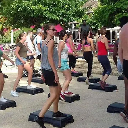 Kemping Mobil Spacieux 4 Avec Terrasse - Api-1-52-326 *