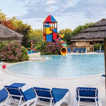 Mobil Spacieux 4 Avec Terrasse - Api-1-52-326 * Puy-lʼÉvêque