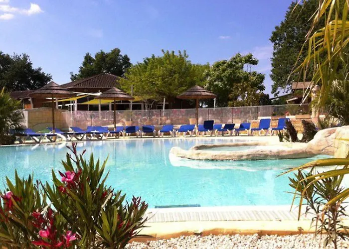 مكان تخييم Mobil Spacieux 4 Avec Terrasse - Api-1-52-326