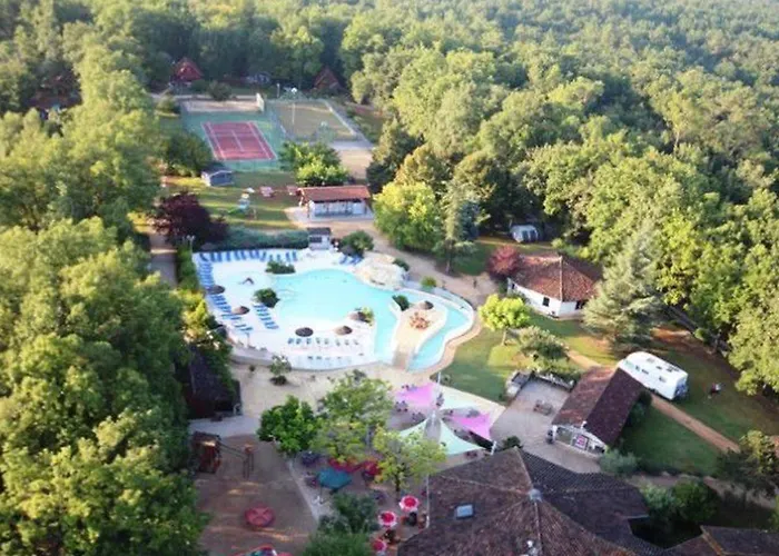 Mobil Spacieux 4 Avec Terrasse - Api-1-52-326 * Puy-lʼÉvêque