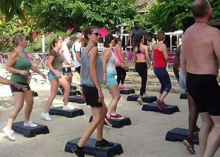 مكان تخييم Mobil Spacieux 4 Avec Terrasse - Api-1-52-326 *