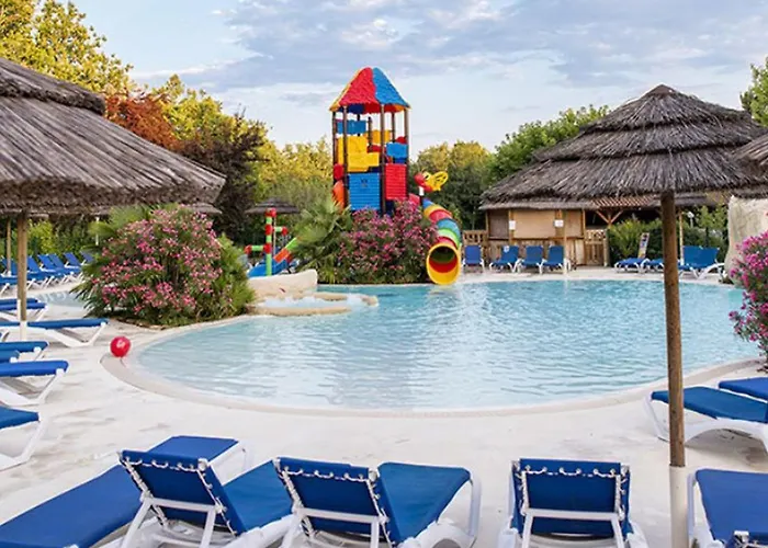 Mobil Spacieux 4 Avec Terrasse - Api-1-52-326 * Puy-lʼÉvêque